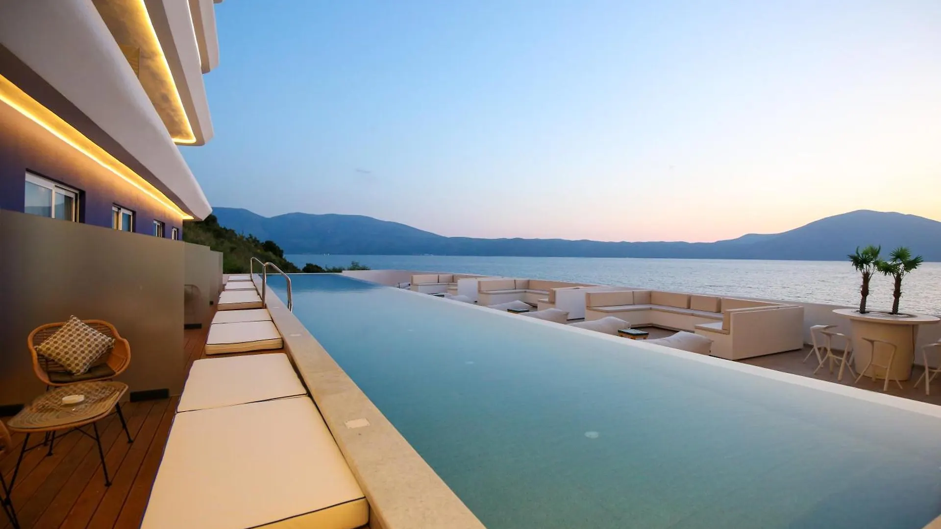 Regina Blu Hotel Radhime