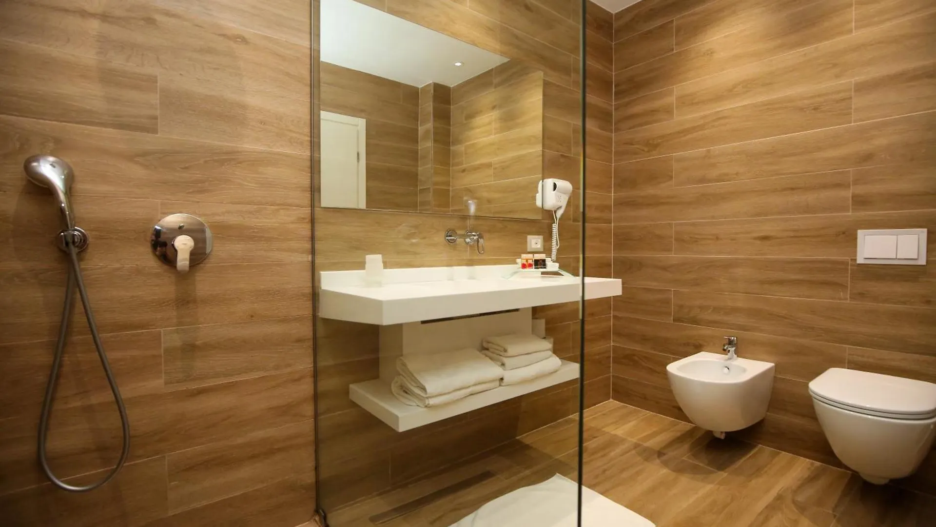 *****  Regina Blu Hotel Radhime Albania
