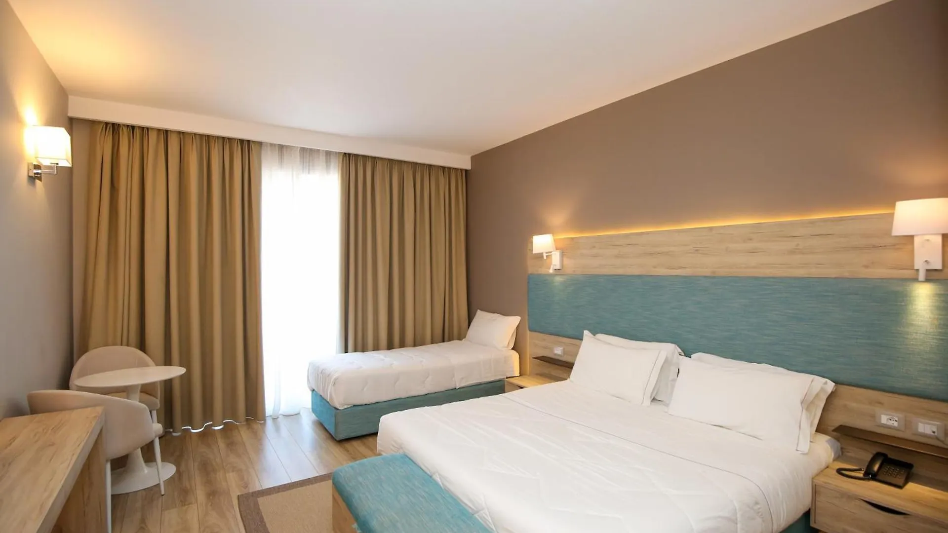 Regina Blu Hotel Radhime Albania
