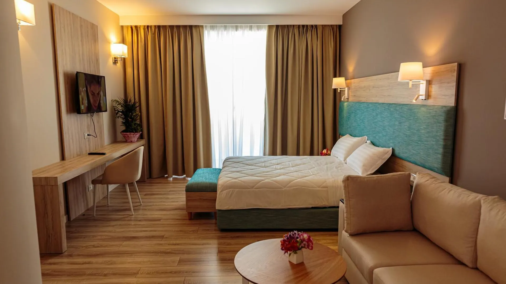 Regina Blu Hotel Radhime