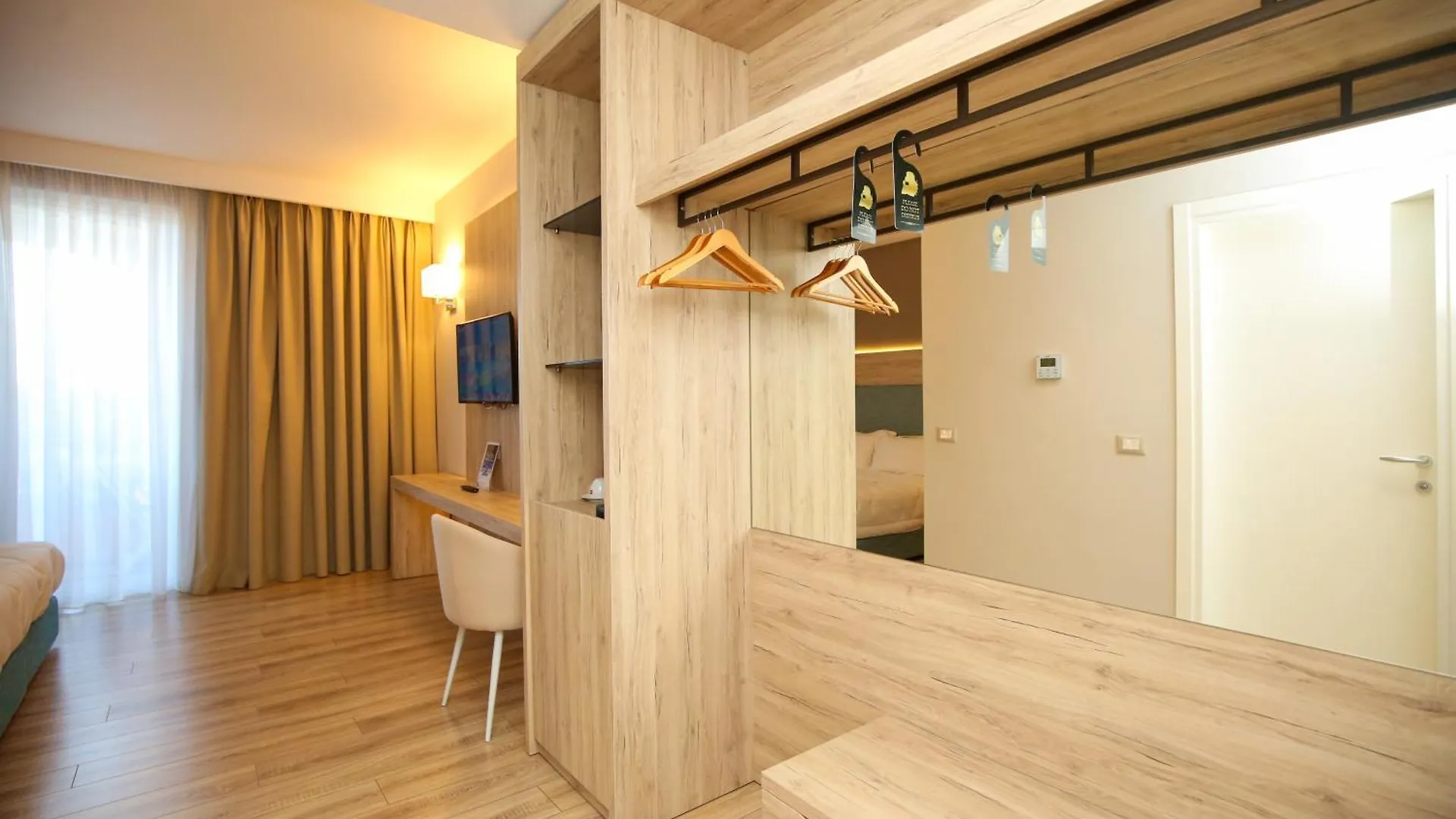 Regina Blu Hotel Radhime